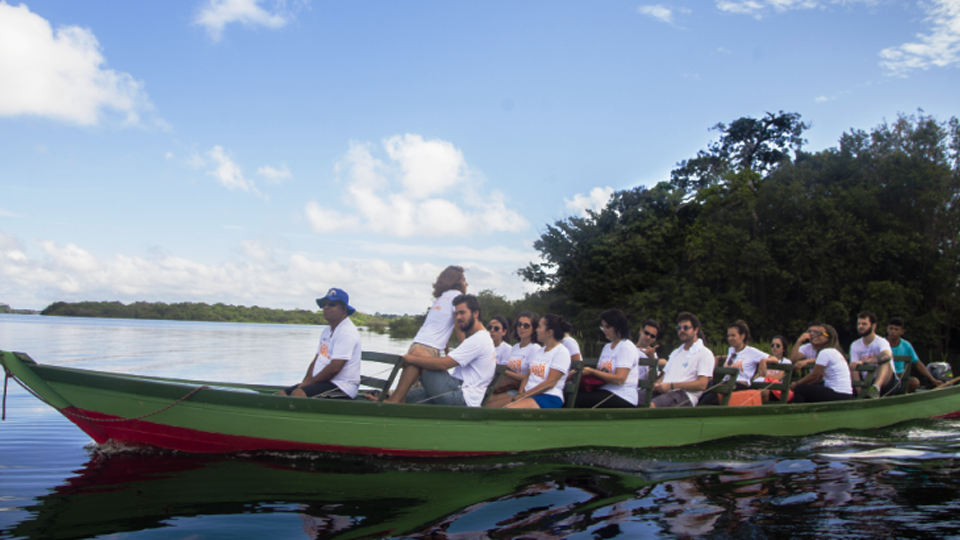 Alunos da Universidade de Chicago em expedição na Amazônia