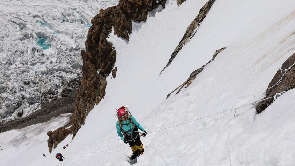 Karina Oliani se torna primeira mulher brasileira a conquistar o K2