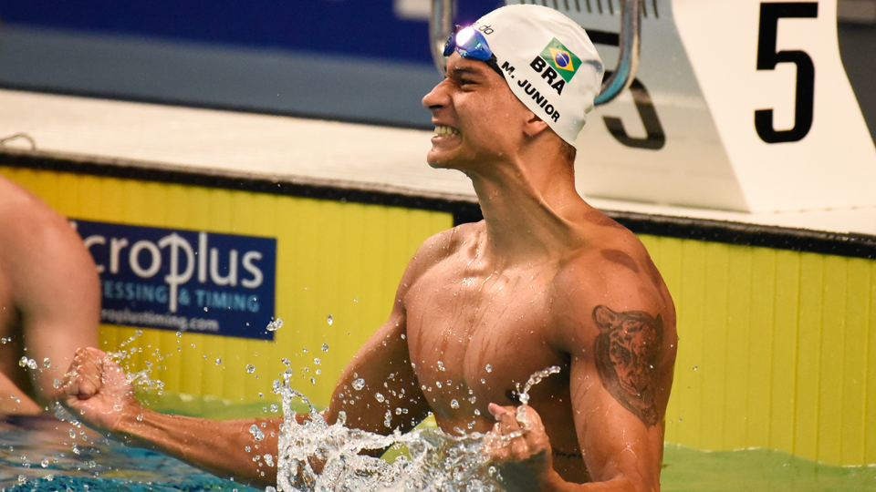 Universíade de Verão: medalha na natação e estreia “estranha” de Paulo André no atletismo